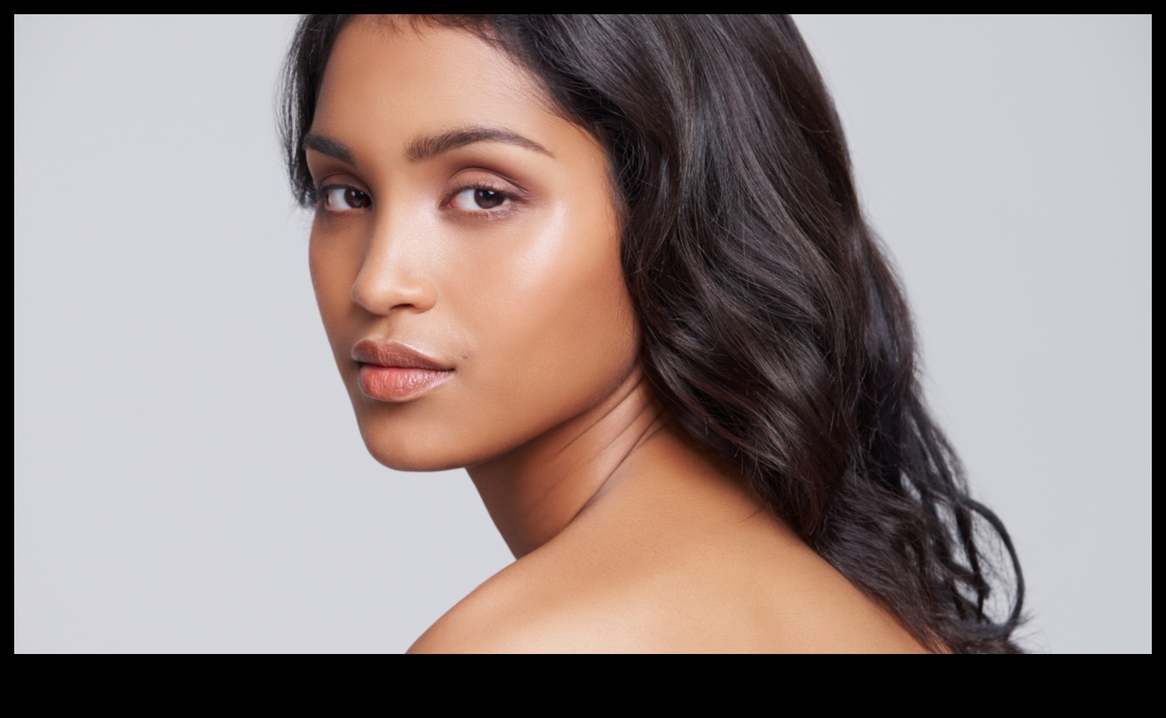 Sărbătorește-ți unicitatea cu machiajul natural 2 Sărbătorind individualitatea: Sfaturi de machiaj natural pentru a vă îmbunătăți caracteristicile unice