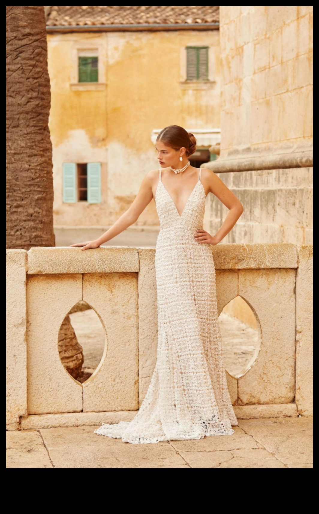 Ever After Timeless Wedding Dresses for Enduring LoveO colecție de rochii de mireasă elegante și atemporale pentru mireasa modernă care vrea să-și sărbătorească dragostea în anii următori. 4 Ever After: rochii de mireasă atemporale pentru dragoste durabilă