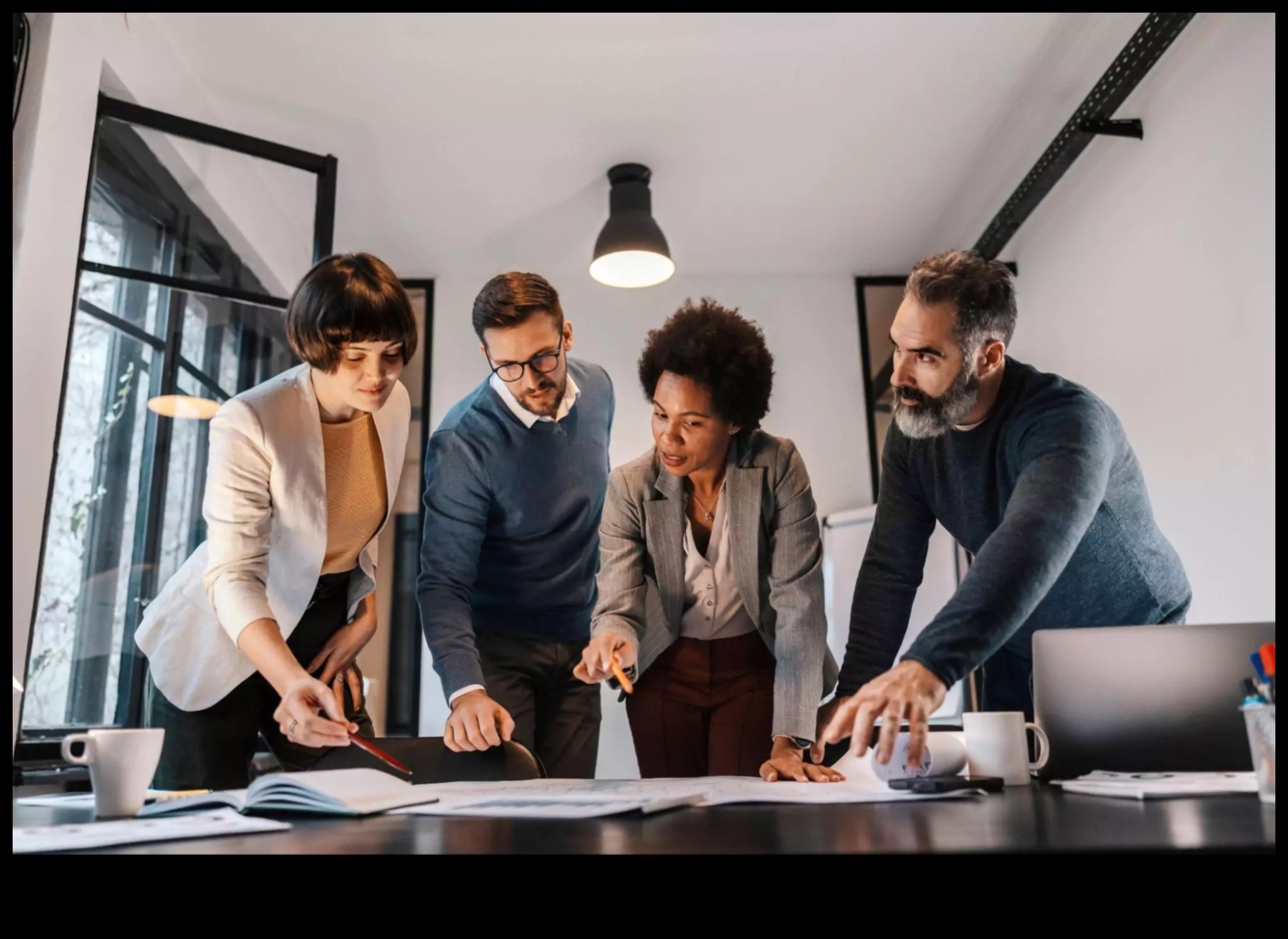 Inovatori în design: pionierii în comunicarea interioară elegantă