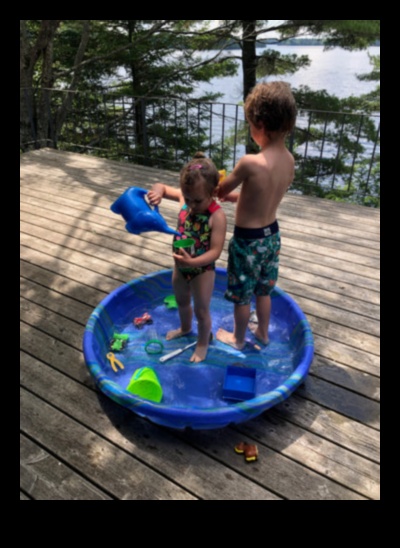 Babbling Brook: distracție muzicală în apă pentru bebeluși