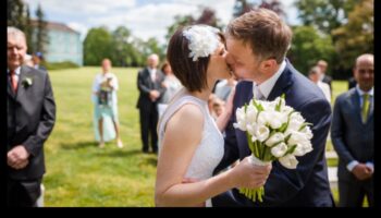 De la jurăminte la săruturi: povestea noastră de fotografie de nuntă