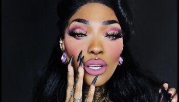 Glam și gotic: Îmbinând estetica întunecată cu stilurile de machiaj pline de farmec