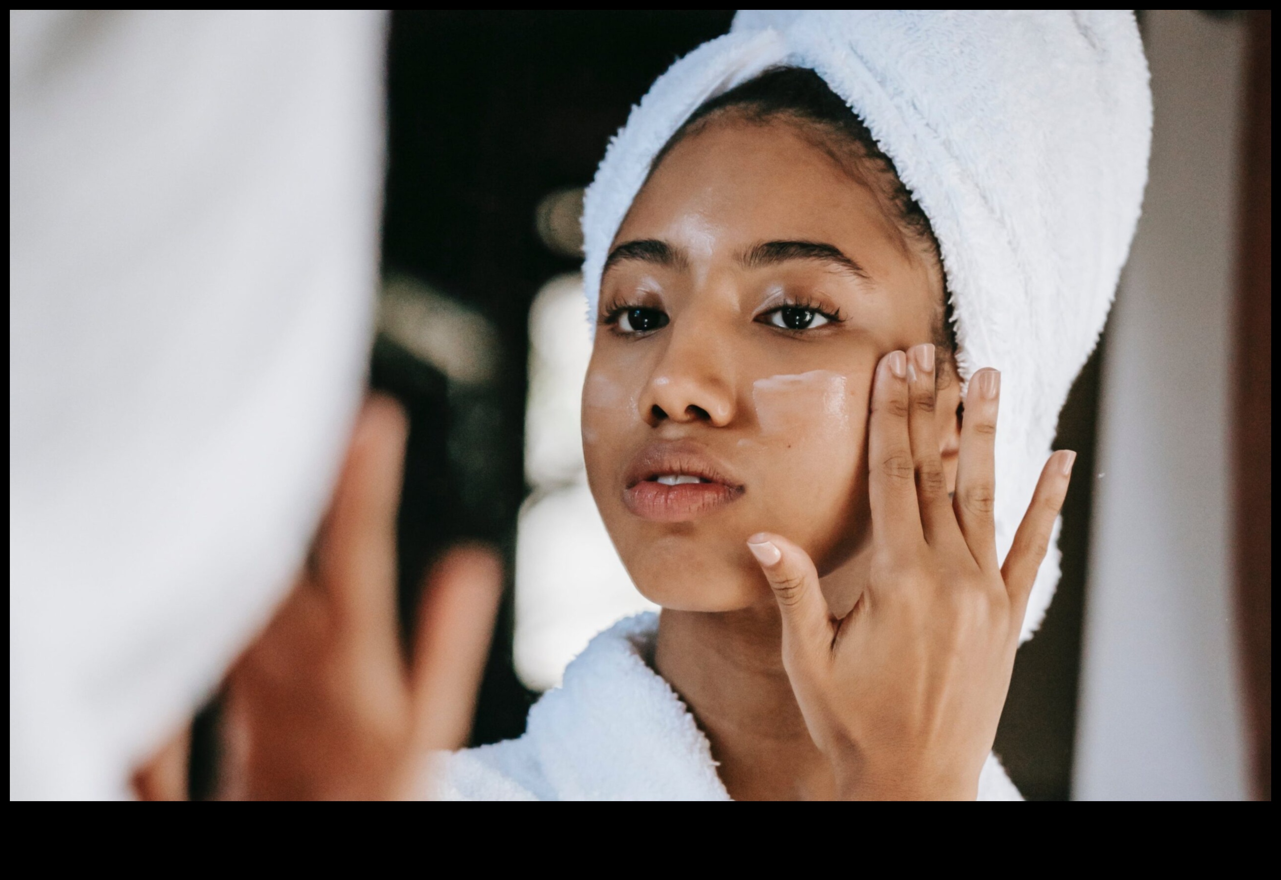 Influența schimbărilor sezoniere Cum să-ți adaptezi machiajul natural la vreme 1 Influența schimbărilor sezoniere: adaptarea machiajului natural la vreme